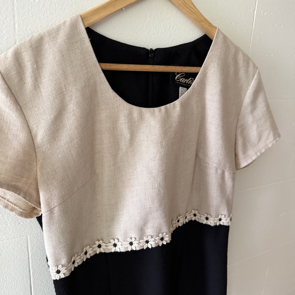 Vintage | 90s Black Cream Embroidered Flowers | Cottagecore | Size Medium - Picture 5 of 9